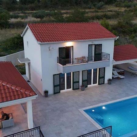 Secluded House - Guaranteed Privacy - Heated Pool Villa Klis Dış mekan fotoğraf
