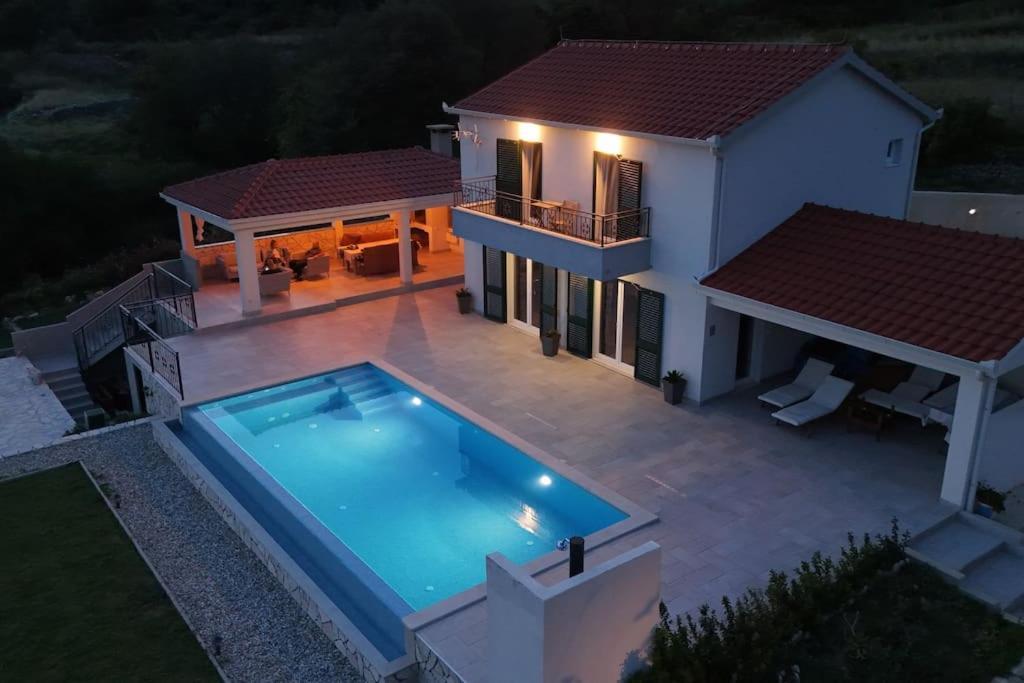 Secluded House - Guaranteed Privacy - Heated Pool Villa Klis Dış mekan fotoğraf
