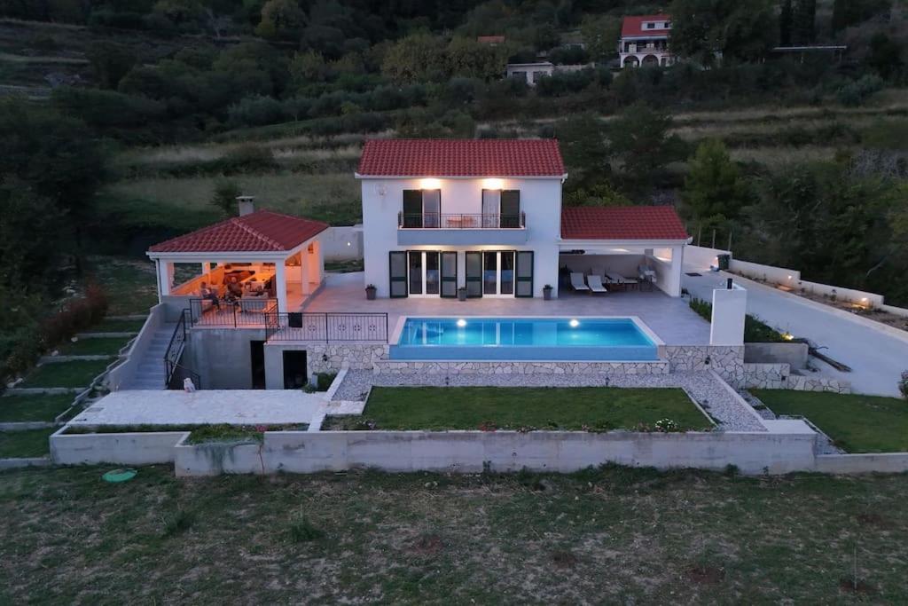 Secluded House - Guaranteed Privacy - Heated Pool Villa Klis Dış mekan fotoğraf