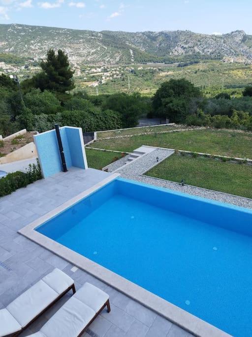 Secluded House - Guaranteed Privacy - Heated Pool Villa Klis Dış mekan fotoğraf